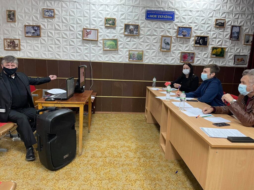 28 квітня 2021 року у Житомирському обласному Центрі дитячої та юнацької творчості відбувся ІV фестиваль-конкурс «Світ очима дітей».