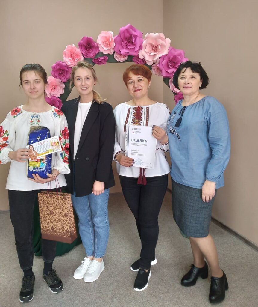 У Житомирі нагородили переможницю Всеукраїнського конкурсу «Великодні писанки» Катерину Чулій 