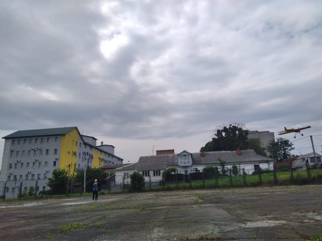 30 червня обласним Центром дитячої та юнацької творчості було проведено III етап Всеукраїнського відкритого заходу з авіамодельного спорту