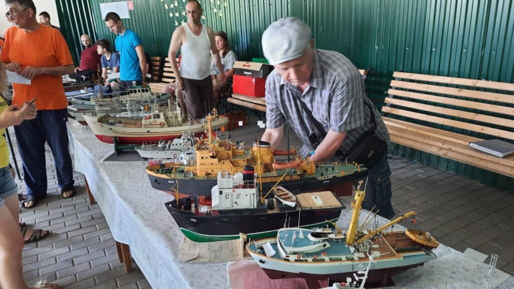 Спортсменки із Житомирщини вибороли призові місця на Всеукраїнських змаганнях із судномодельного спорту