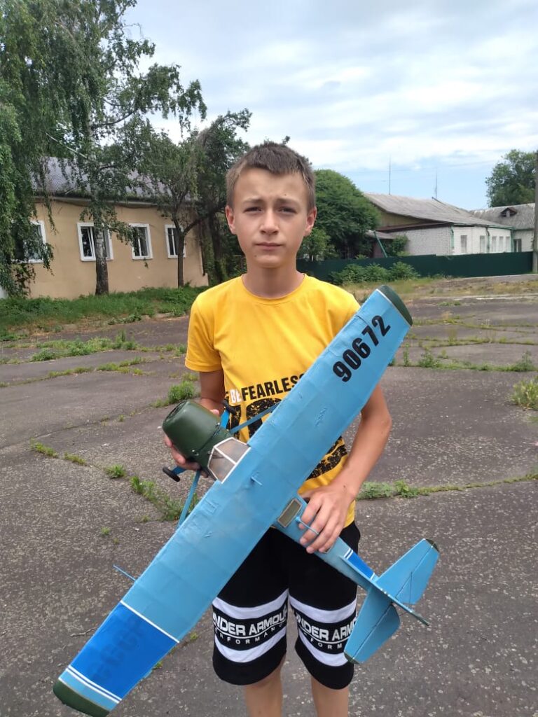 30 червня обласним Центром дитячої та юнацької творчості було проведено III етап Всеукраїнського відкритого заходу з авіамодельного спорту