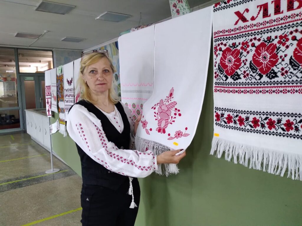 У обласному Центрі дитячої та юнацької творчості відбулася IV обласна виставка-конкурс «Поліські візерунки»