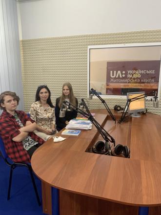 Вітаємо наших переможців Всеукраїнського гуманітарного конкурсу "Космічні фантазії" Куліш Лізу та Хмельницьку Анна, а також керівника гуртка "Літературна творчість" Повшедну Надію Євгенівну.