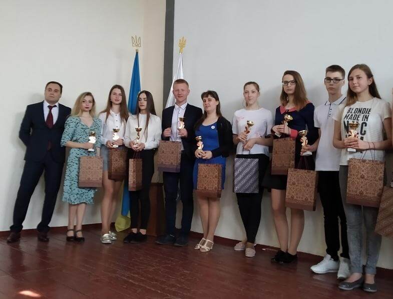 Нагородження переможців ІІ етапу – учасників ІІІ етапу Всеукраїнського конкурсу-захисту науково-дослідницьких робіт учнів-членів Малої академії наук України