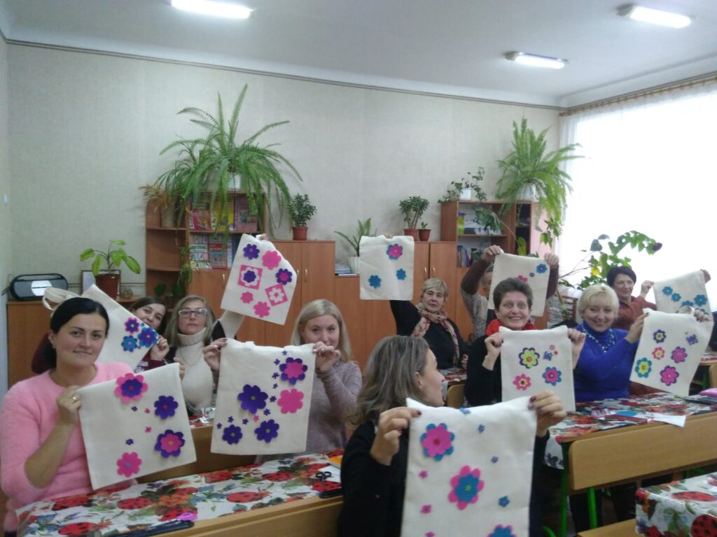 Здобувачі освітніх закладів Житомирщини долучилися до Всеукраїнського проєкту «Мішечок»