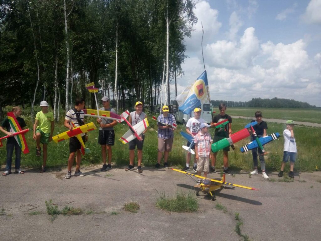 У Пулинах відбулися обласні змагання із авіамодельного спорту у класах радіокерованих моделей