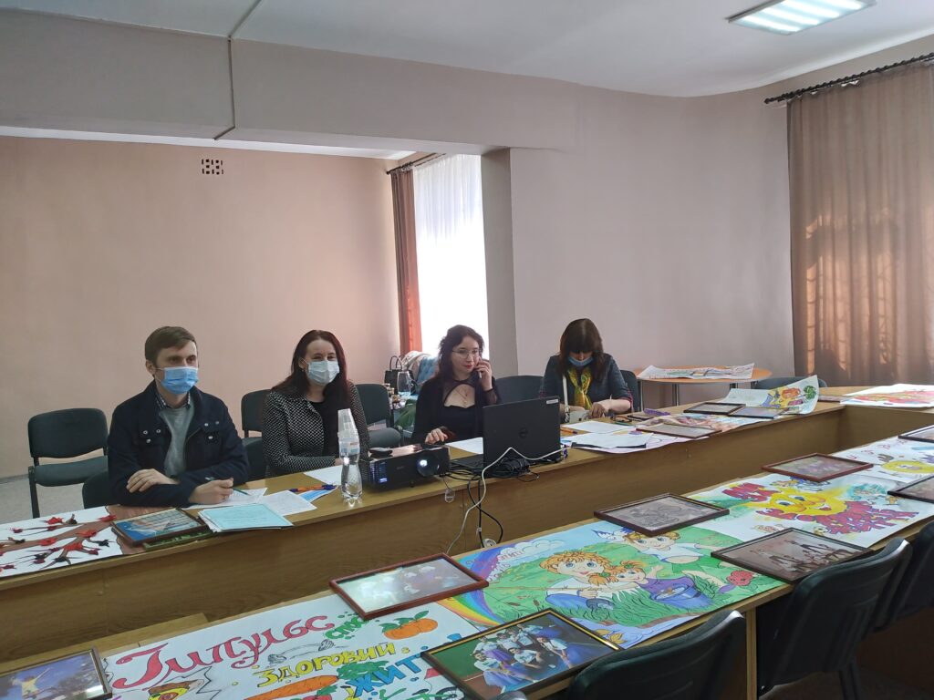 29 квітня 2021 року у Житомирі відбувся фестиваль-конкурс «Молодь обирає здоров’я», який об’єднав 25 команд із 25 територіальних громад області.