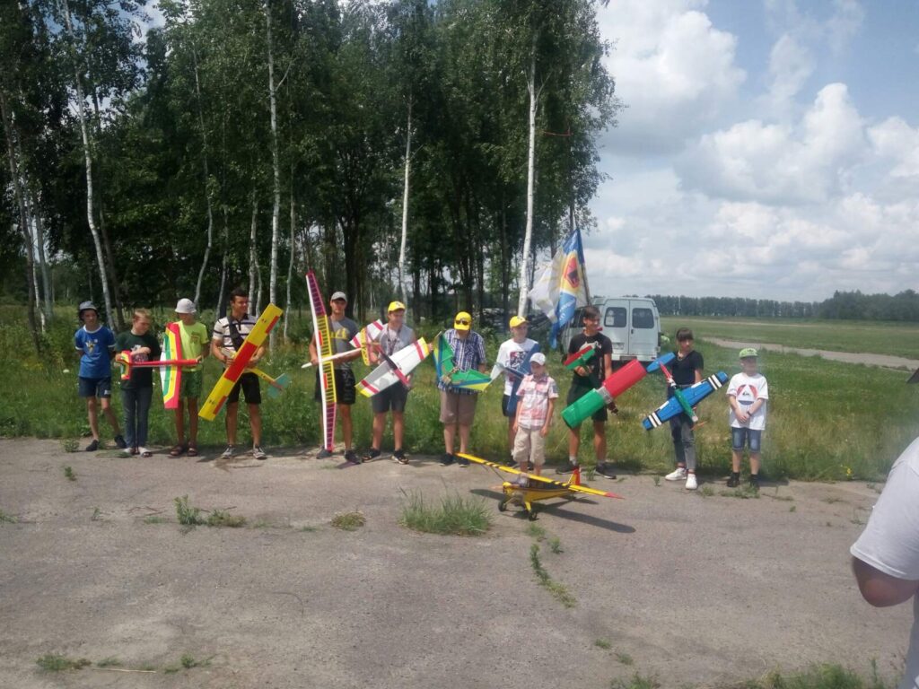 У Пулинах відбулися обласні змагання із авіамодельного спорту у класах радіокерованих моделей